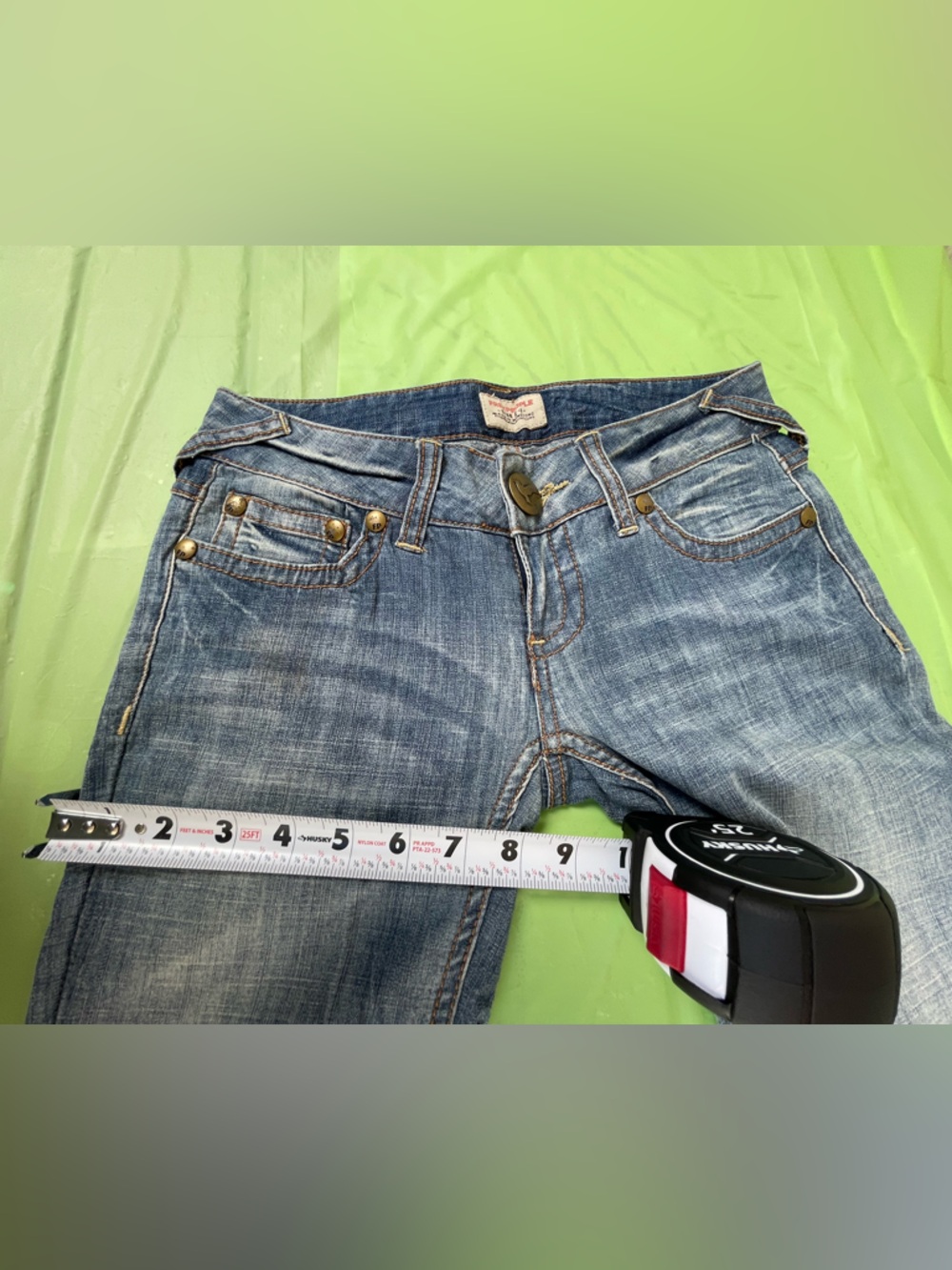 LOW RISE VINTAGE FREE PEOPLE ,BOOT LEG LIGHT WASH JEANS SIZE 24 - Picture 5 of 8